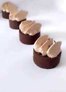 mini-tartelettes-choco-mignardises-sb-gourmandise-chelles-cake-design-wedding-cake-traiteur-paris