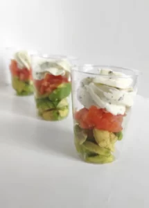 verrine-saumon-avocat-traiteur-sale-sb-gourmandise-chelles-cake-design-wedding-cake-traiteur-paris